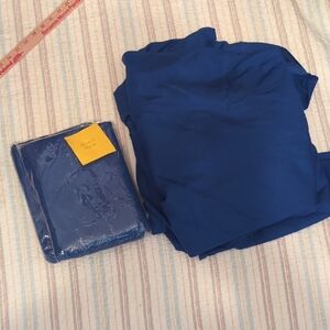 Elegant Blue Dining Table Linen Set